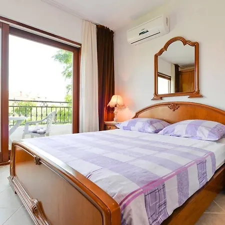 & Hegic Apartment *