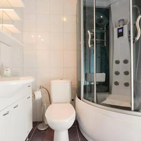 & Hegic Apartment *