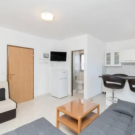 Apartamento & Hegic *
