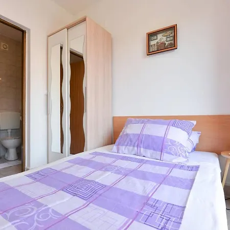 & Hegic Apartment *