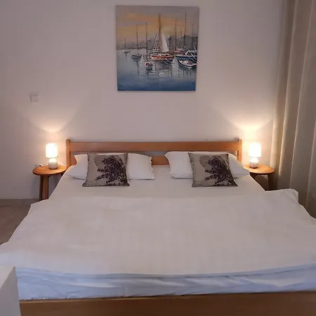 Apartment & Hegic