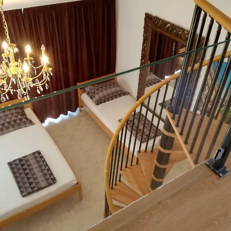 & Hegic Apartment *
