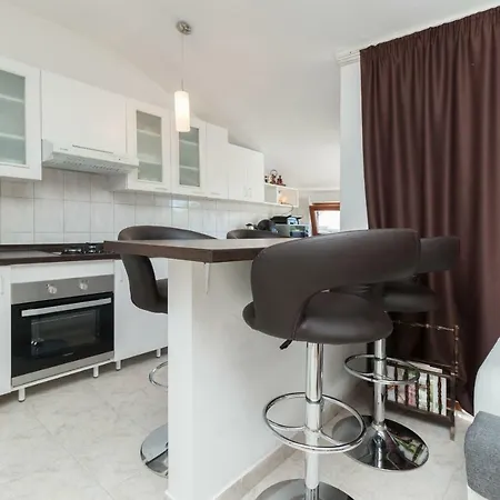 Apartment & Hegic *