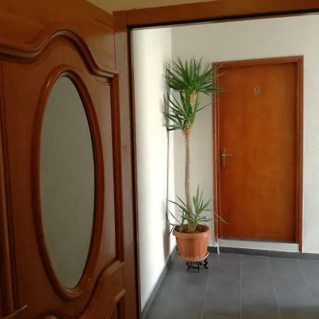 Apartment & Hegic