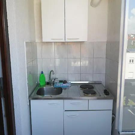 & Hegic Apartment *