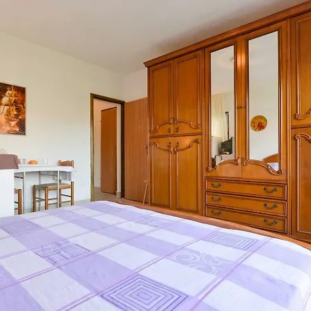 Apartment & Hegic *