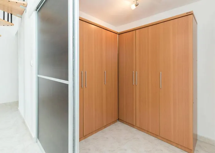 & Hegic アパート ザダル