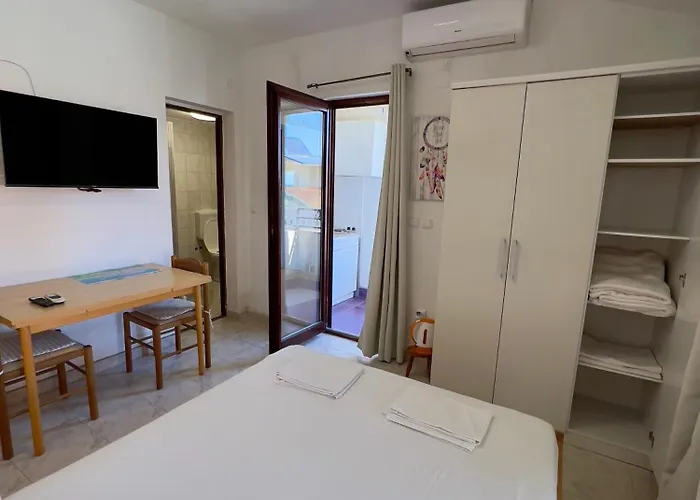 & Hegic アパート ザダル