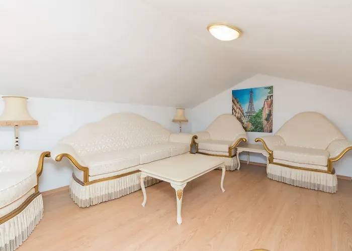 アパート & Hegic ザダル