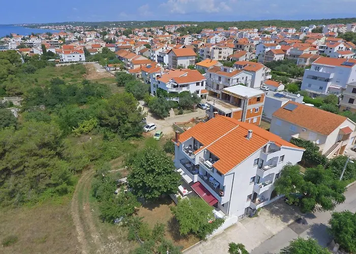 アパート & Hegic *